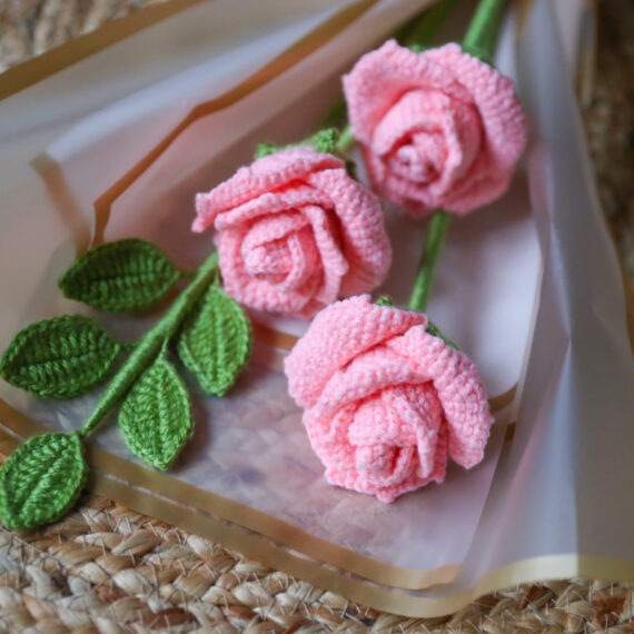 Handcrafted Crochet Rose Bouquet – Blush Pink Elegance