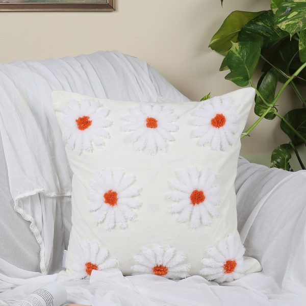 Kaahira Hand-Tufted Flower Cushion Cover